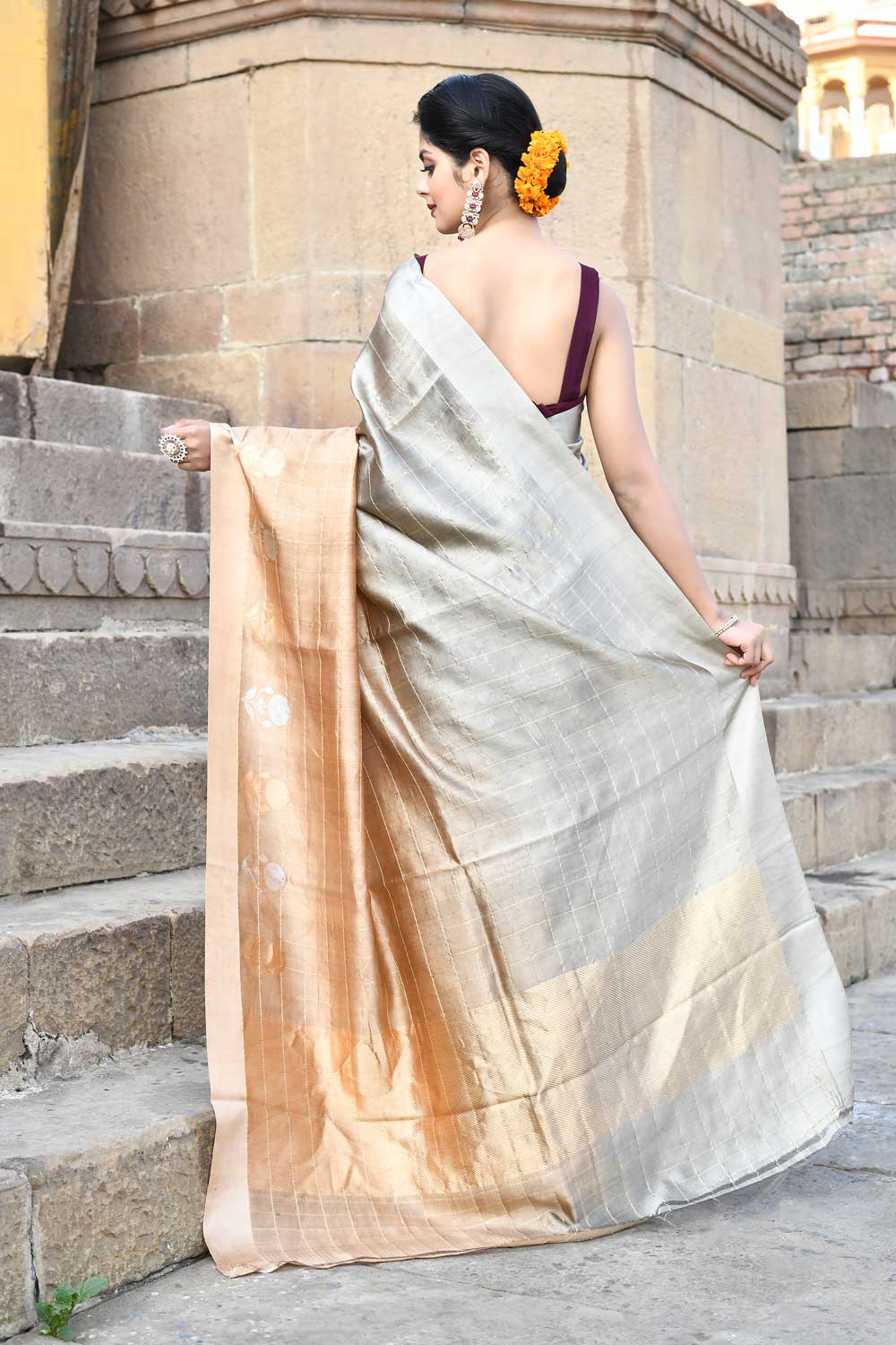 Ecru Grey - Beige Tussar Ombre Pure Katan Silk Banarasi Handloom Saree Ecru Grey - Beige Tussar Ombre Pure Katan Silk Banarasi Handloom Saree