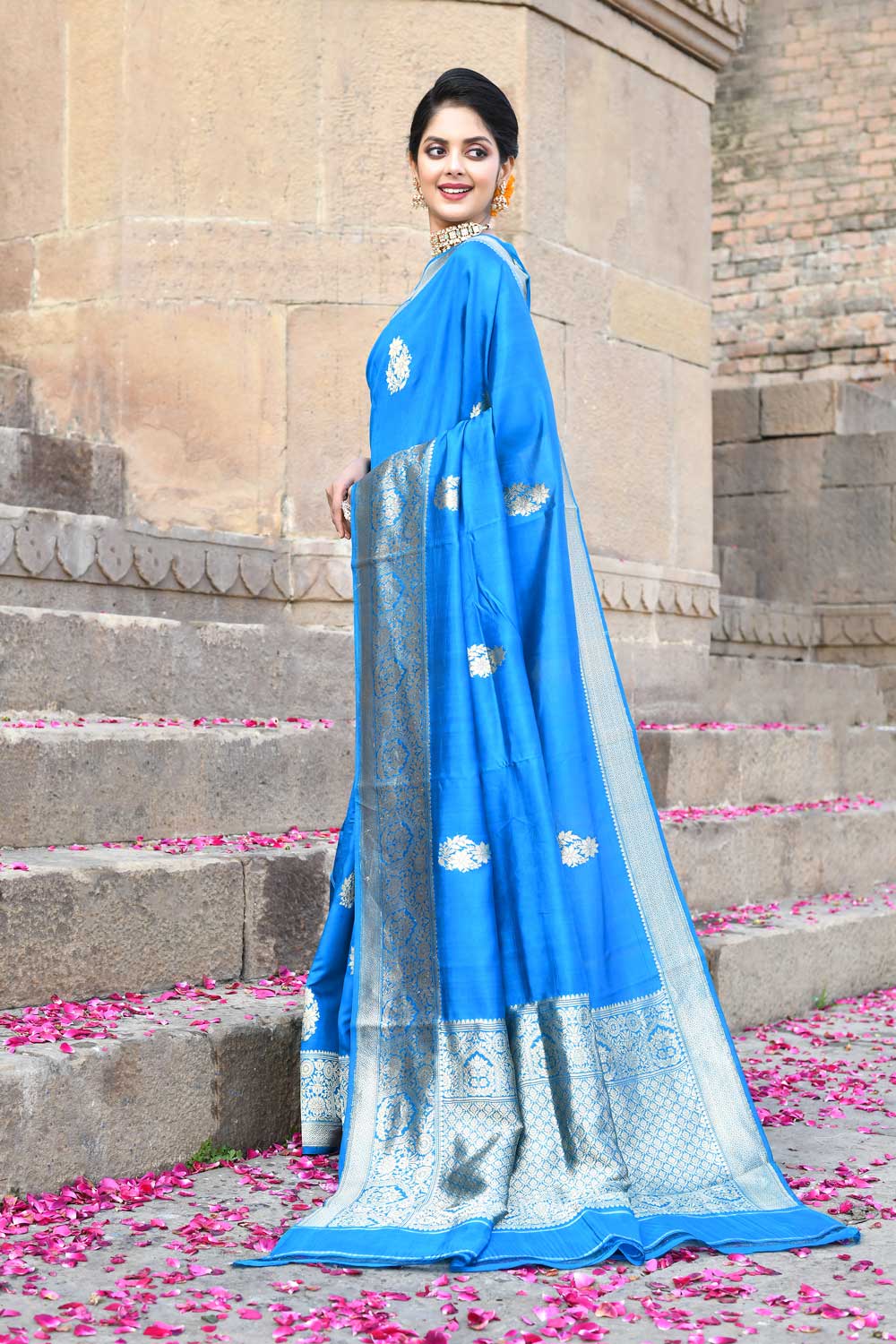 Peacock Blue Pure Katan Silk Banarasi Handloom Saree Peacock Blue Pure Katan Silk Banarasi Handloom Saree