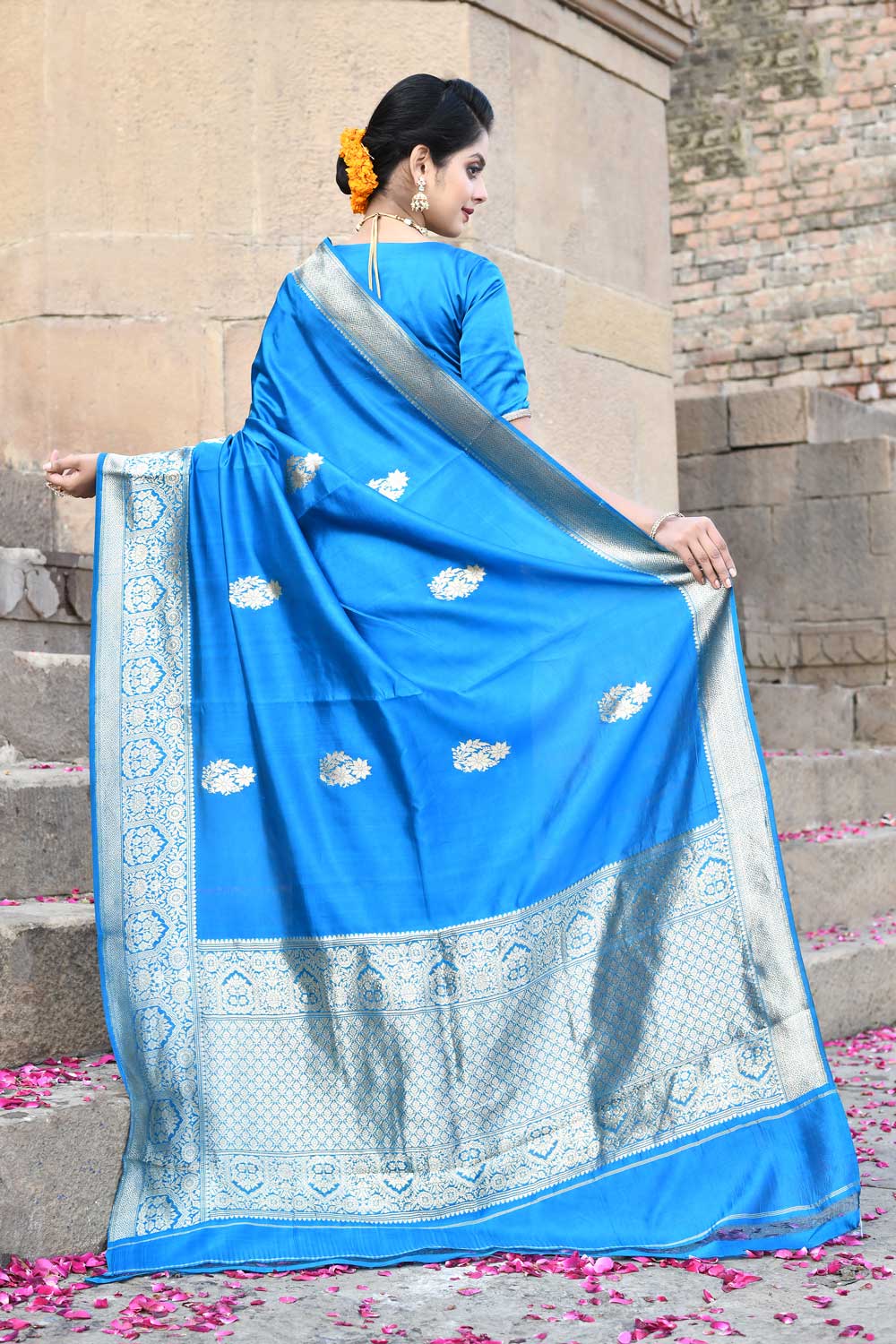 Peacock Blue Pure Katan Silk Banarasi Handloom Saree Peacock Blue Pure Katan Silk Banarasi Handloom Saree