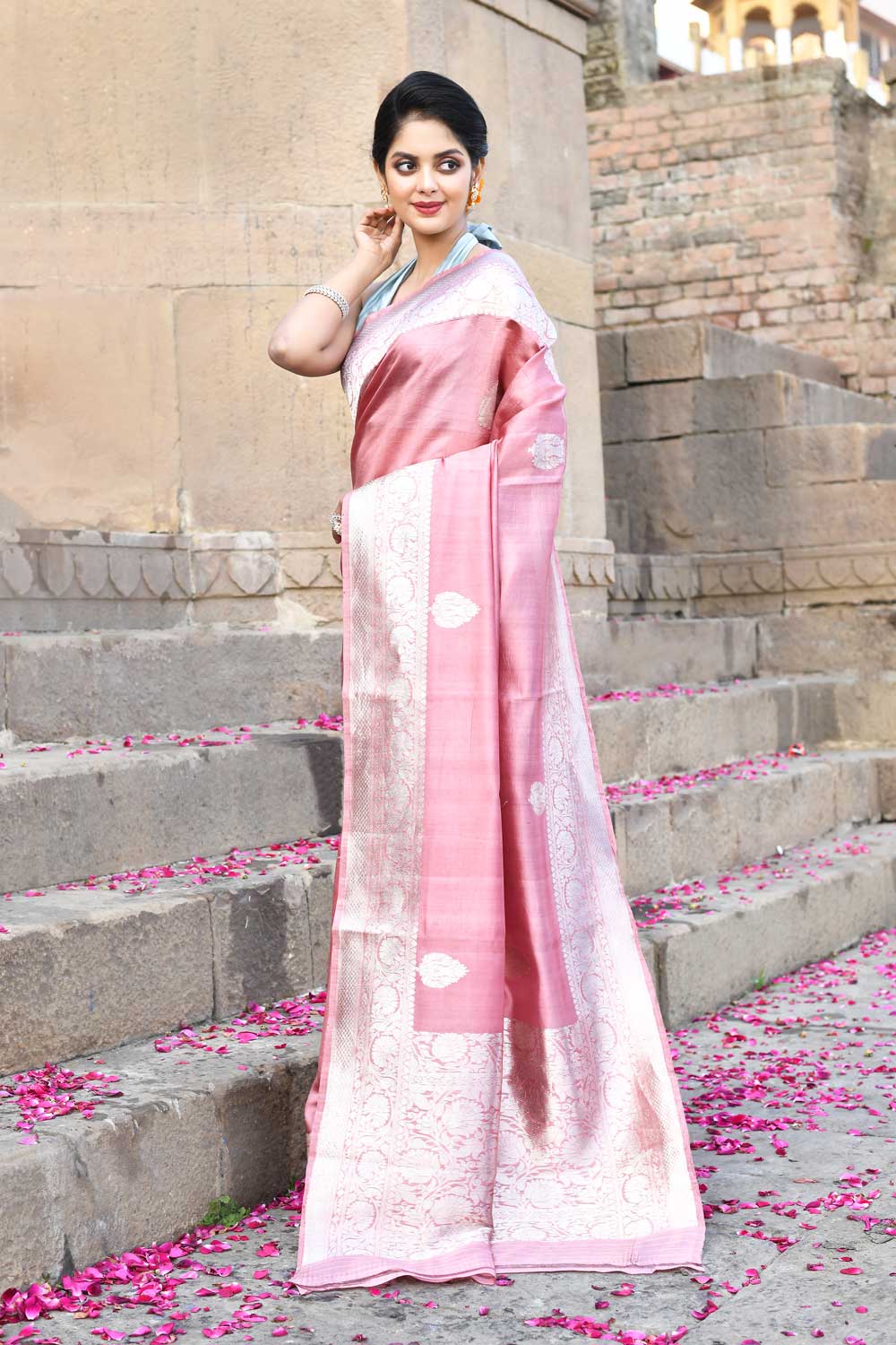 Old Rose Pink Pure Katan Silk Banarasi Handloom Saree With Kadhua Boota In Silver Zari Old Rose Pink Pure Katan Silk Banarasi Handloom Saree With Kadhua Boota In Silver Zari