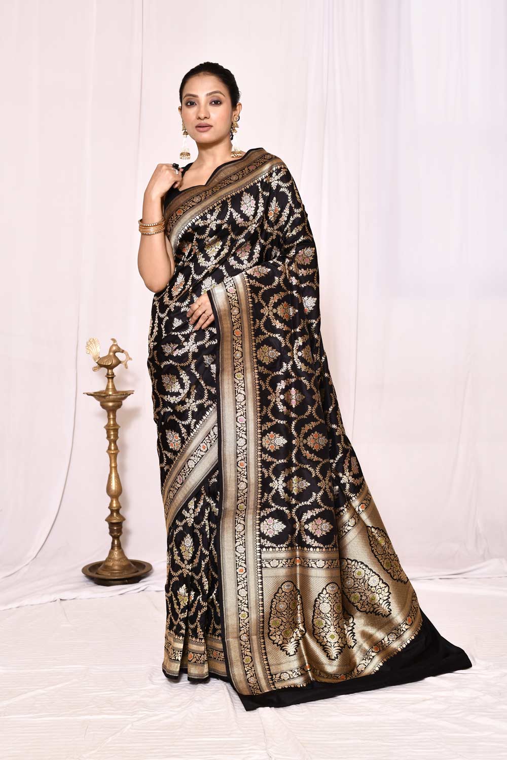 Black Pure Katan Banarasi Handloom Silk Saree Black Pure Katan Banarasi Handloom Silk Saree