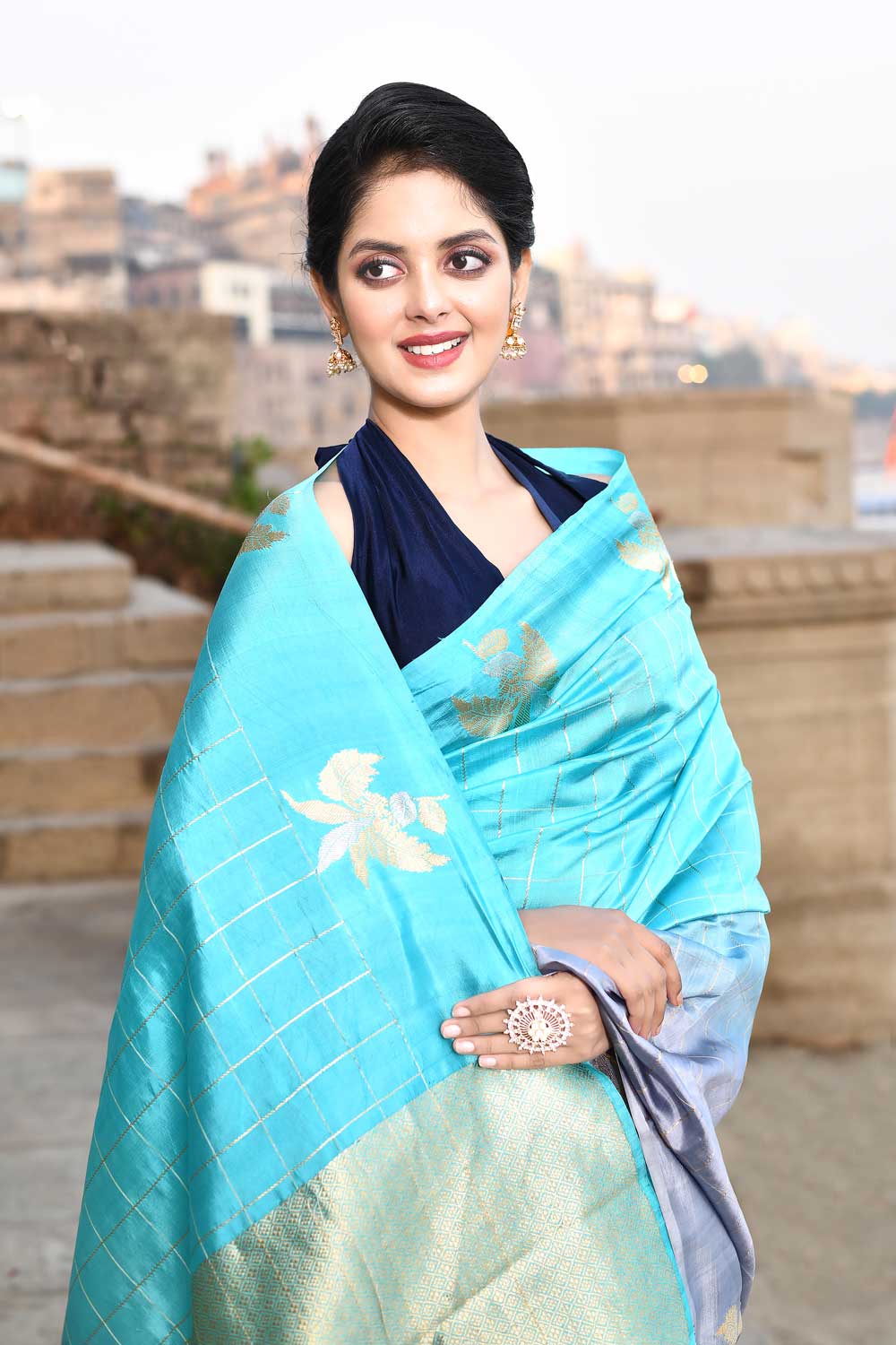 Grey - Blue Ombre Pure Katan Silk Banarasi Handloom Saree Grey - Blue Ombre Pure Katan Silk Banarasi Handloom Saree