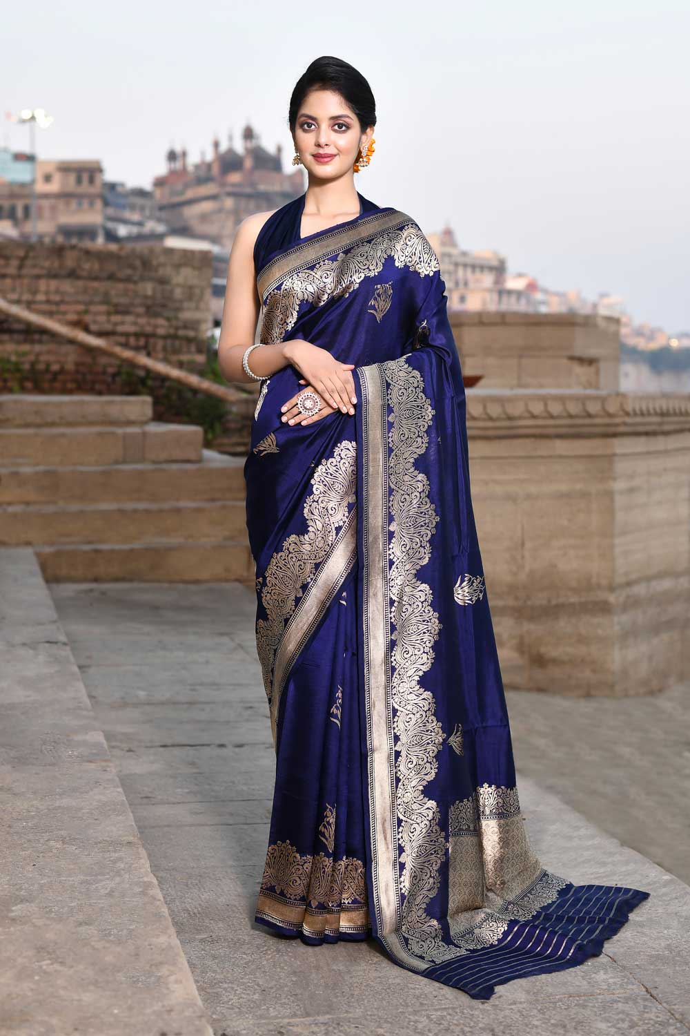 Navy Blue Pure Katan Silk Banarasi Handloom Saree Navy Blue Pure Katan Silk Banarasi Handloom Saree