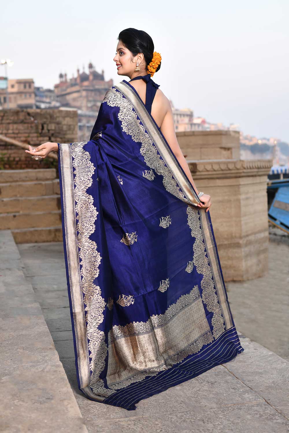 Navy Blue Pure Katan Silk Banarasi Handloom Saree Navy Blue Pure Katan Silk Banarasi Handloom Saree
