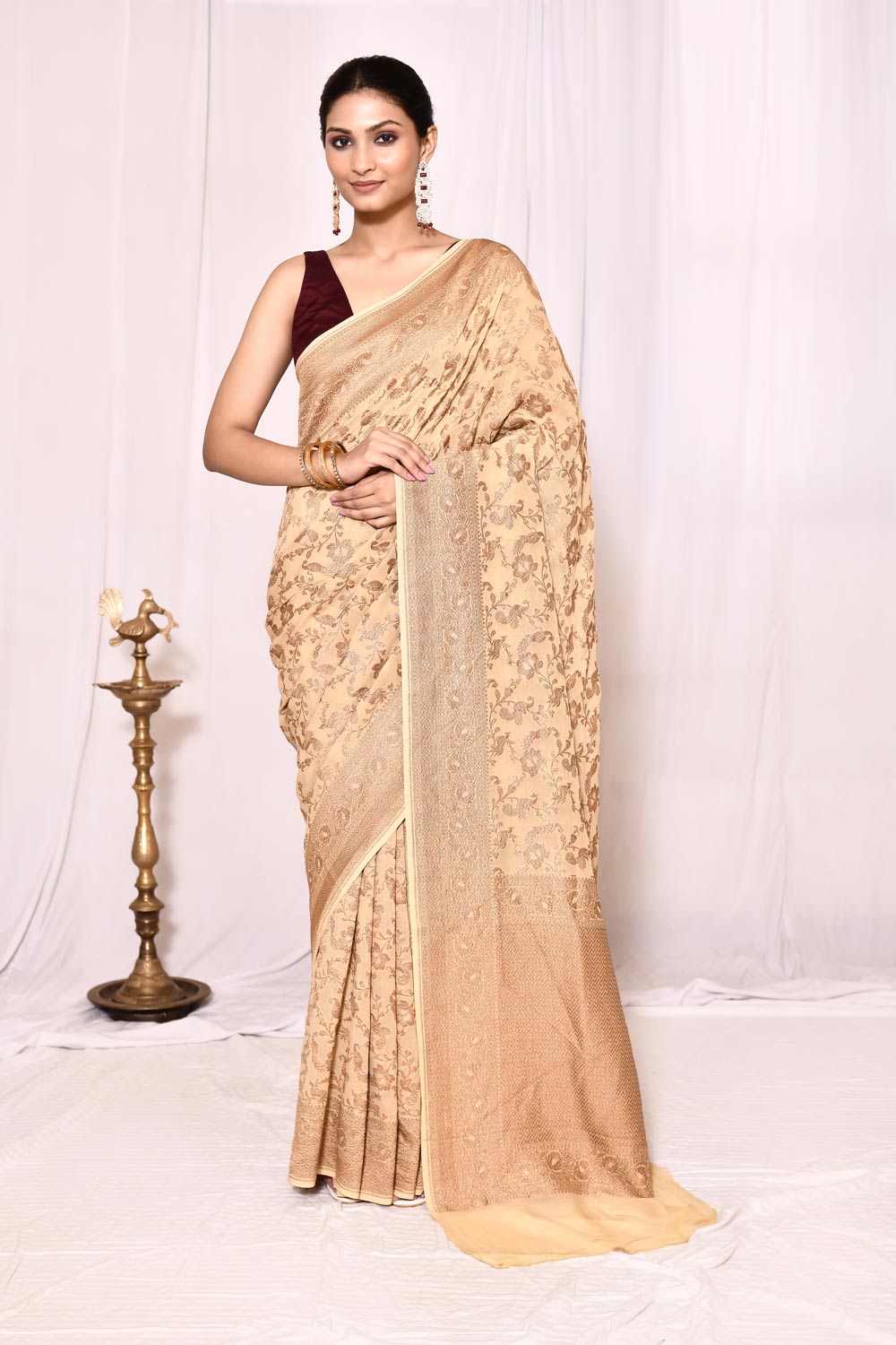 Beige-Tussar Pure Khaddi Georgette Banarasi Handloom Silk Saree Beige-Tussar Pure Khaddi Georgette Banarasi Handloom Silk Saree