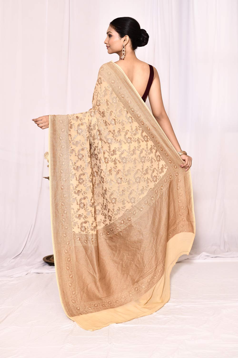 Beige-Tussar Pure Khaddi Georgette Banarasi Handloom Silk Saree Beige-Tussar Pure Khaddi Georgette Banarasi Handloom Silk Saree