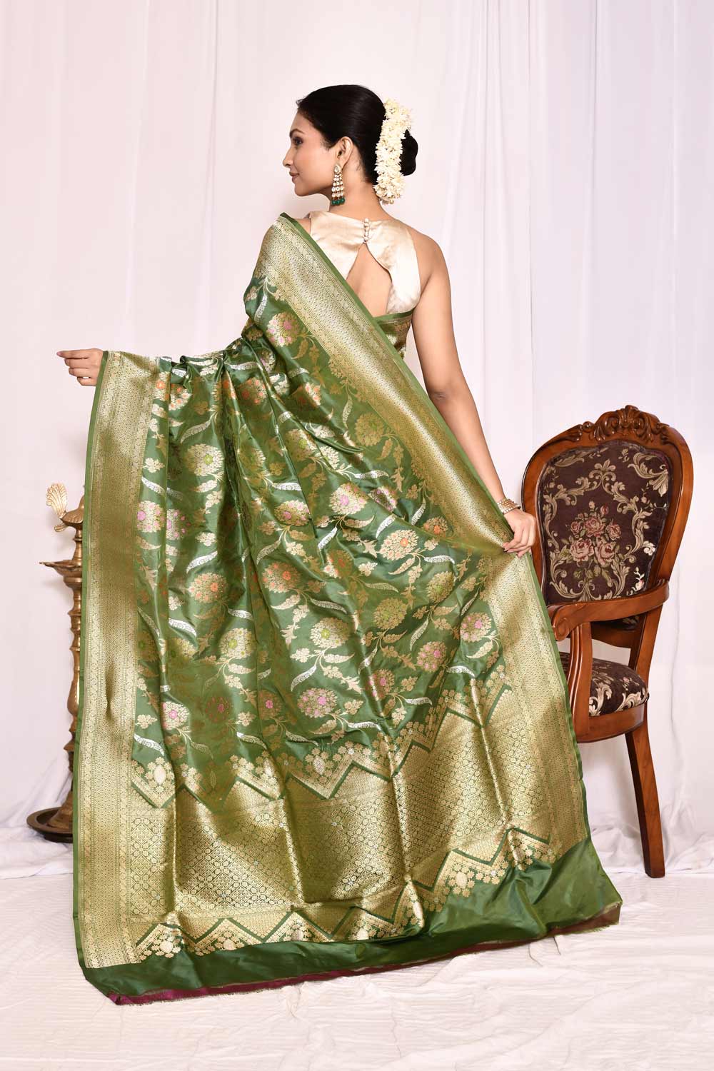 Mehendi Green Pure Katan Silk Banarasi Handloom Saree Mehendi Green Pure Katan Silk Banarasi Handloom Saree