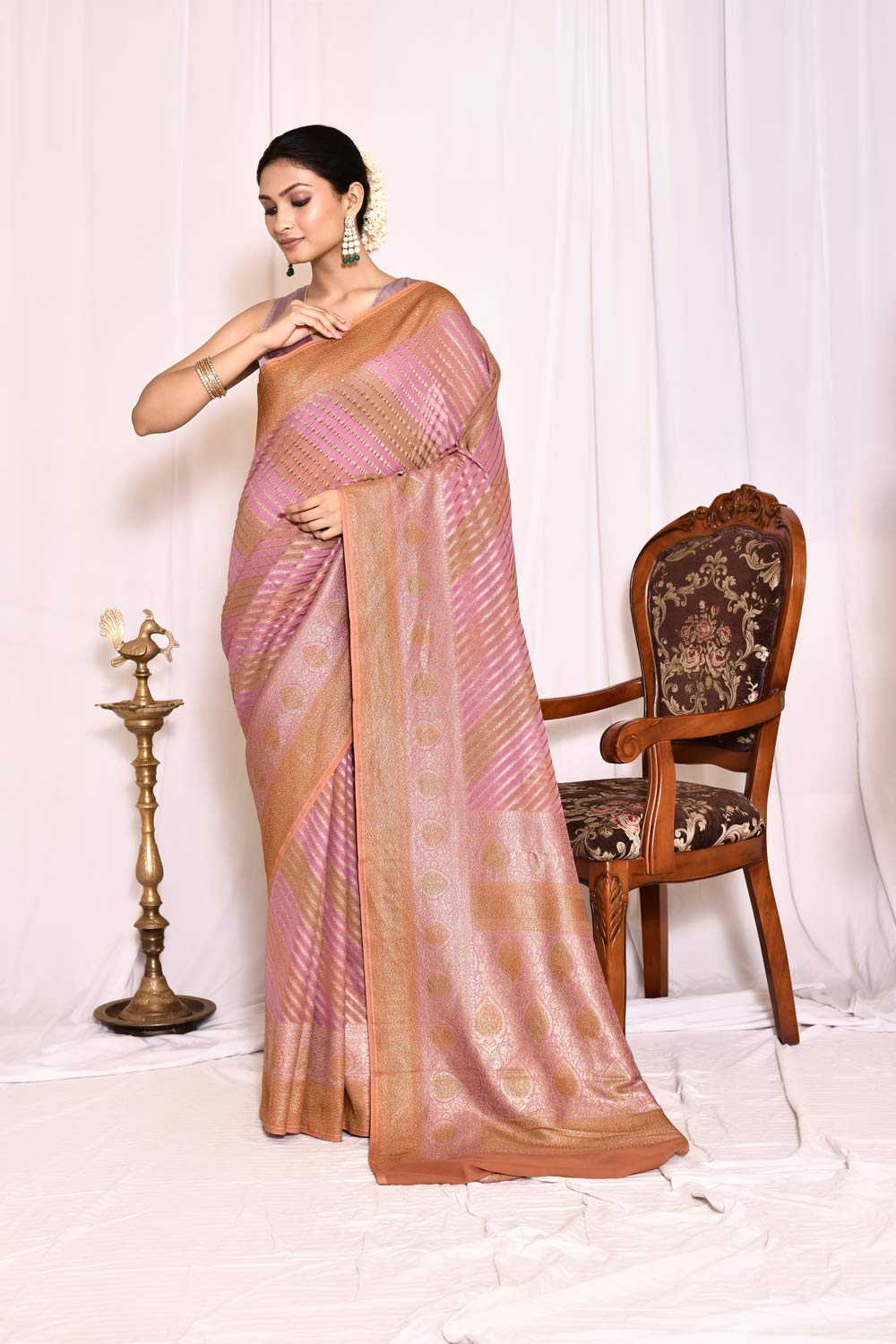 Lilac Pure Crepe Georgette Banarasi Handloom Silk Saree Lilac Pure Crepe Georgette Banarasi Handloom Silk Saree