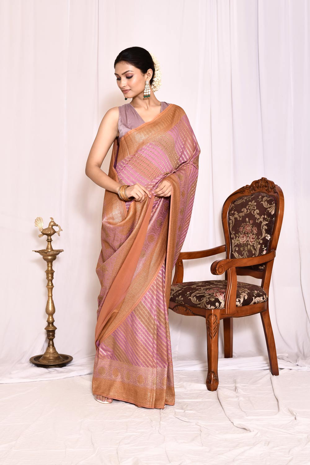Lilac Pure Crepe Georgette Banarasi Handloom Silk Saree Lilac Pure Crepe Georgette Banarasi Handloom Silk Saree