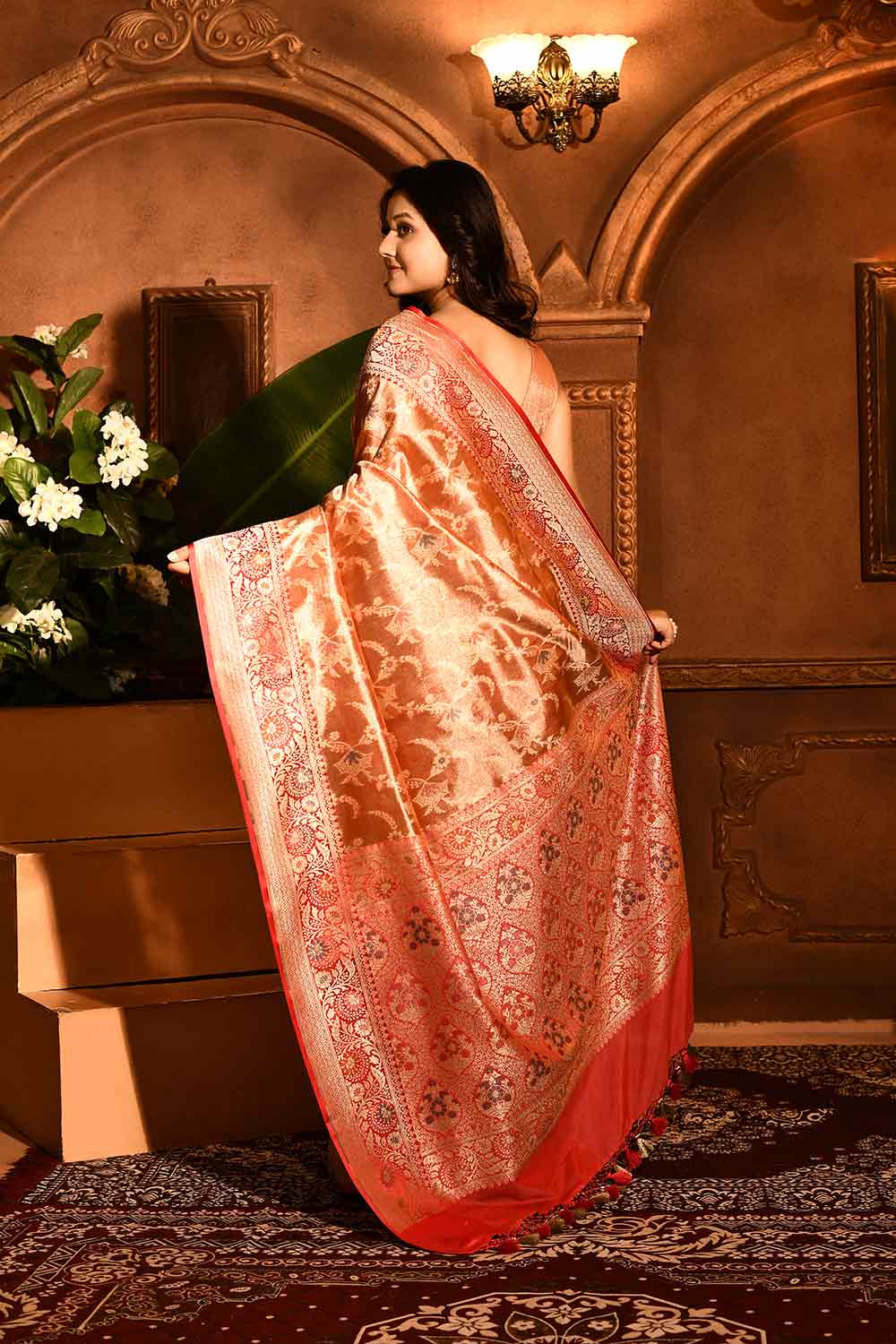 Coral Peach with a Contrast Meenakari Border in Subtle tone Of Red Coral Peach with a Contrast Meenakari Border in Subtle tone Of Red