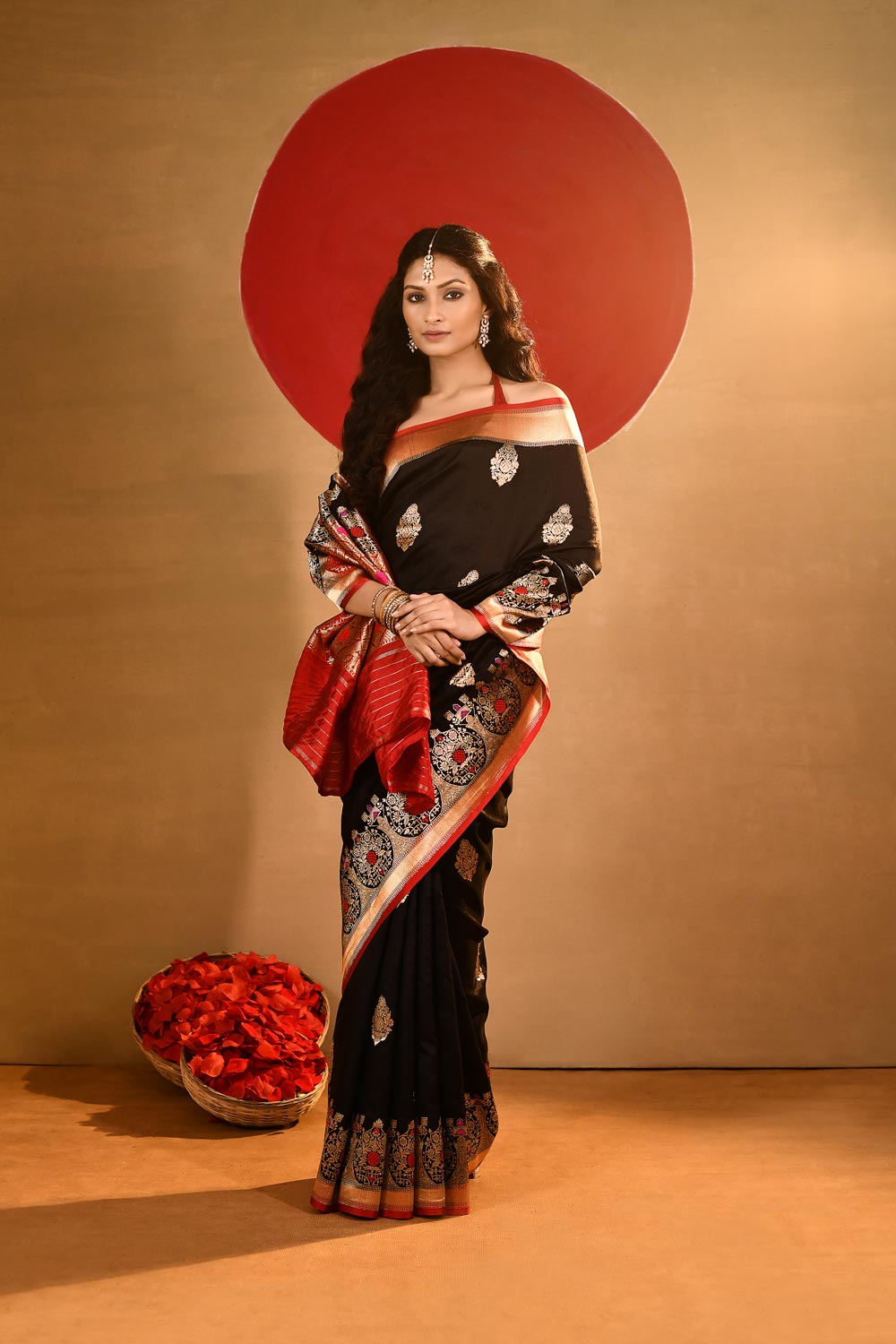 'Nandita' Black with Contrast Red On the Edge Pure Katan Silk Kadhua Meenakari Banarasi Handloom saree 'Nandita' Black with Contrast Red On the Edge Pure Katan Silk Kadhua Meenakari Banarasi Handloom saree