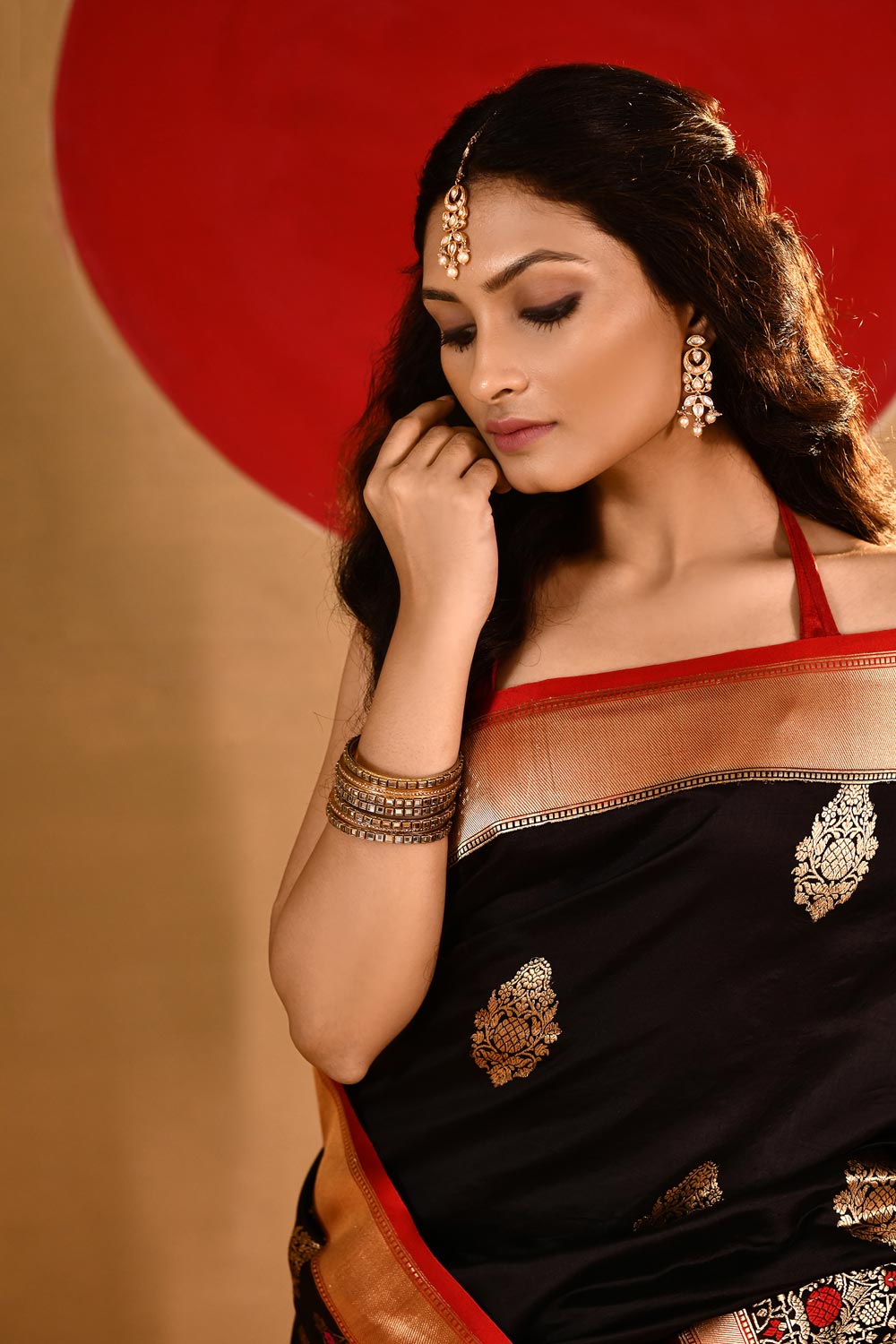 'Nandita' Black with Contrast Red On the Edge Pure Katan Silk Kadhua Meenakari Banarasi Handloom saree 'Nandita' Black with Contrast Red On the Edge Pure Katan Silk Kadhua Meenakari Banarasi Handloom saree