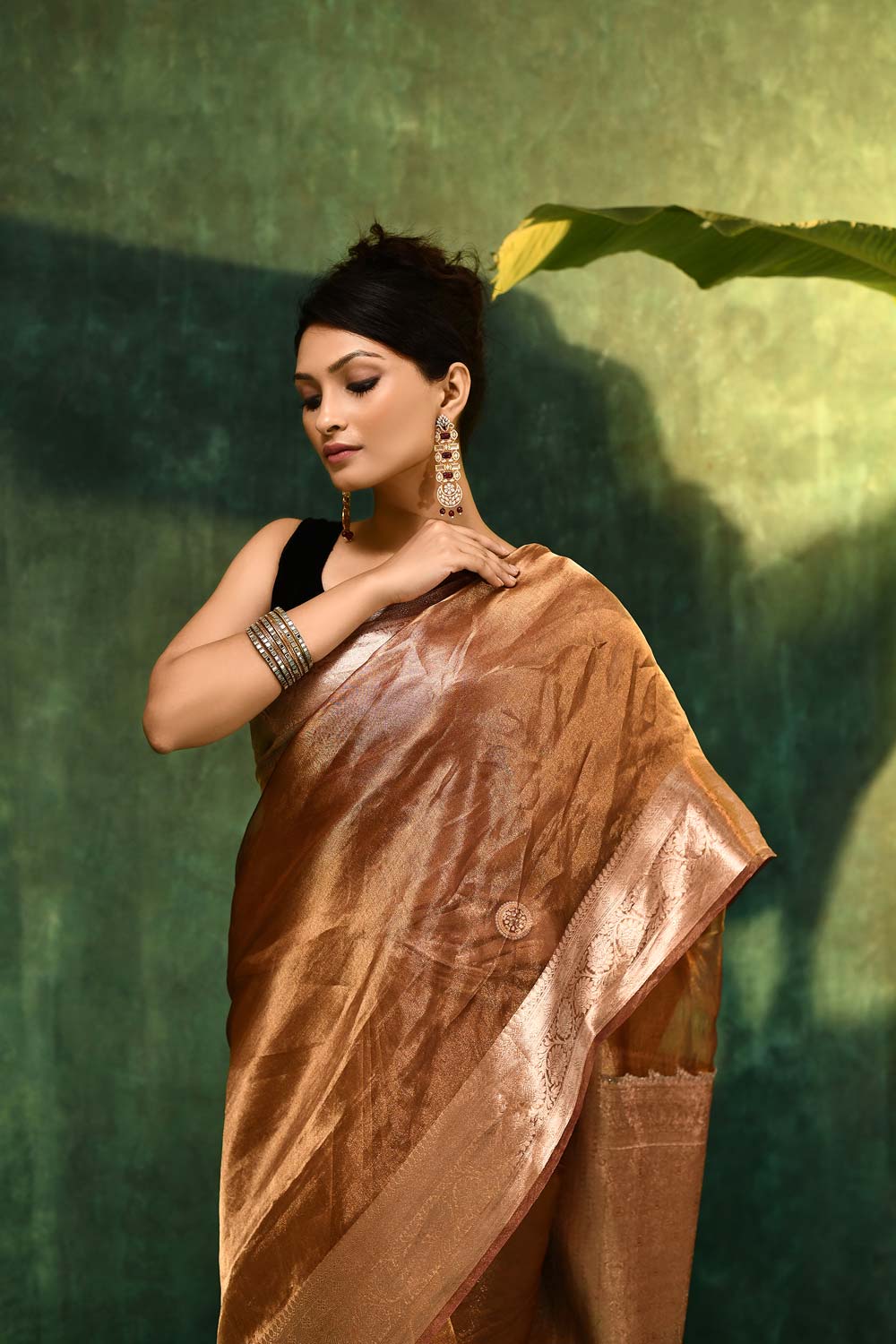 'Sanvikaa' Dusty Mauve Pink Pure Diamond Iktara Tissue Banarasi Handloom Saree 'Sanvikaa' Dusty Mauve Pink Pure Diamond Iktara Tissue Banarasi Handloom Saree