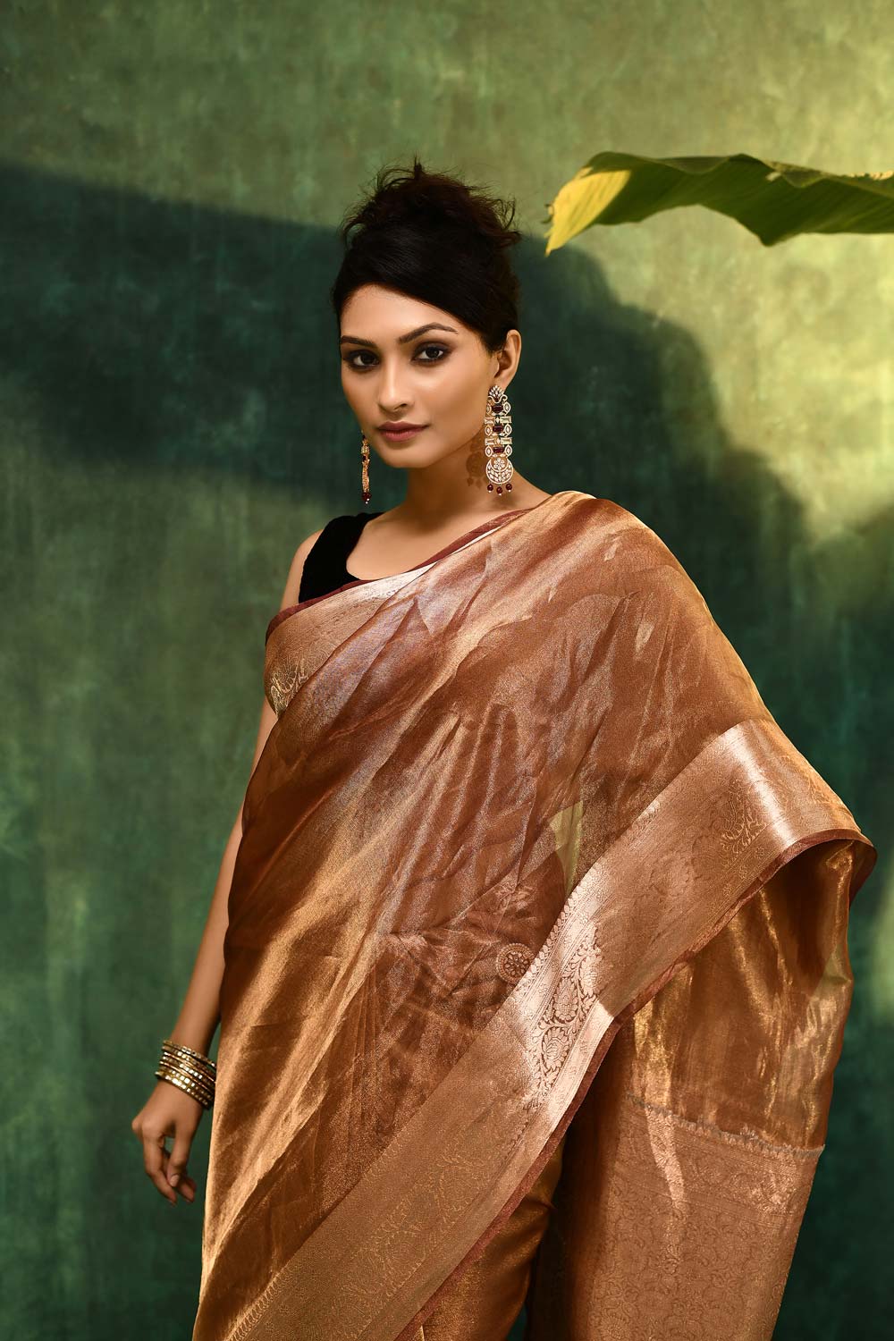 'Sanvikaa' Dusty Mauve Pink Pure Diamond Iktara Tissue Banarasi Handloom Saree 'Sanvikaa' Dusty Mauve Pink Pure Diamond Iktara Tissue Banarasi Handloom Saree