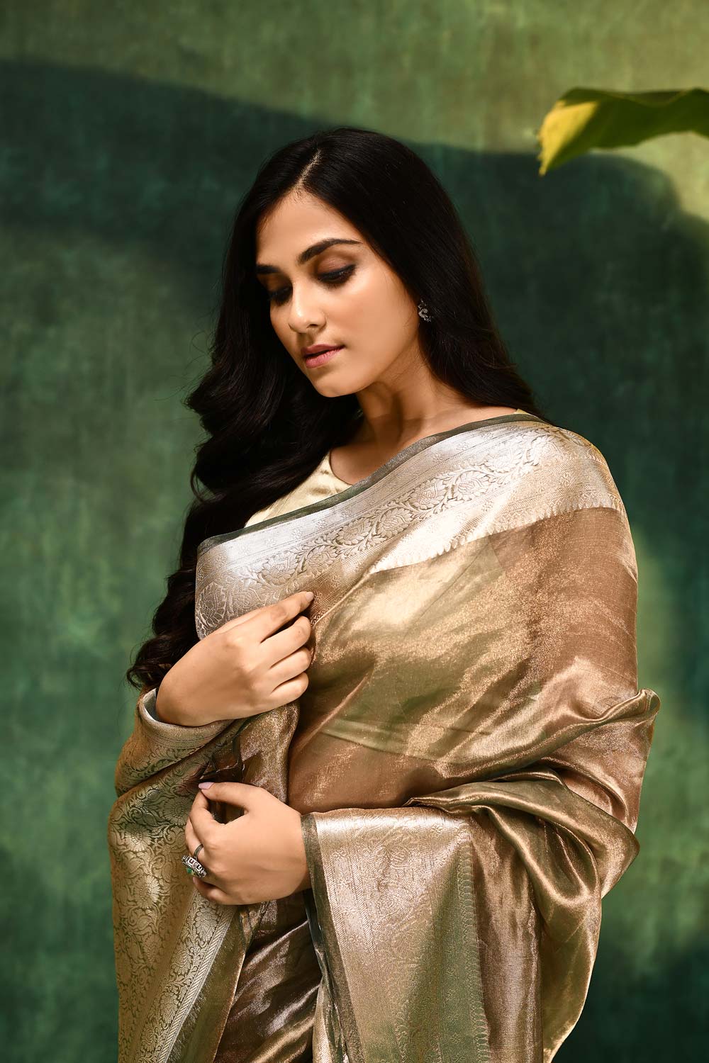 'Noor' Silver Deep Green Pure Diamond Iktara Tissue Banarasi Handloom Saree 'Noor' Silver Deep Green Pure Diamond Iktara Tissue Banarasi Handloom Saree