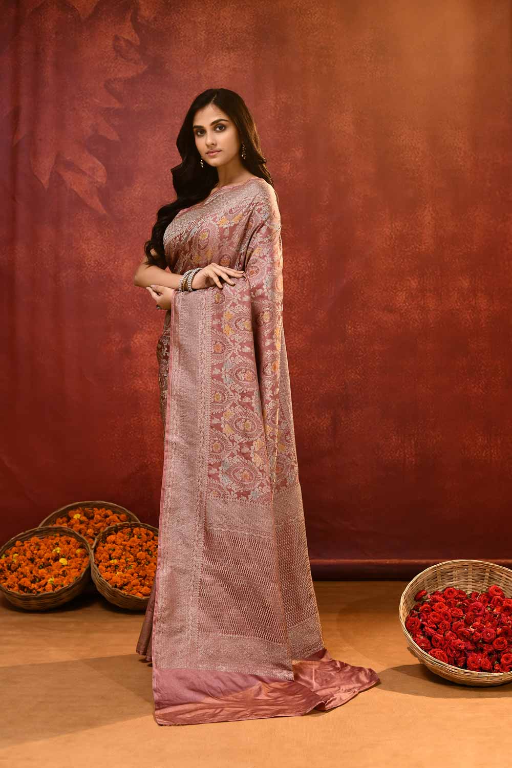 'Hunar' Old Rose Gold Mushru Satin of Banarasi Handloom Saree 'Hunar' Old Rose Gold Mushru Satin of Banarasi Handloom Saree