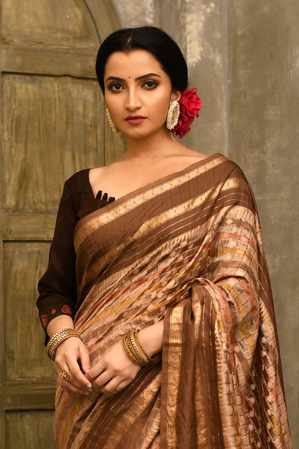 Smoke Brown Rangkat Pure Katan Chiniya Silk Banarasi Handloom Saree With Tanchoi Border Smoke Brown Rangkat Pure Katan Chiniya Silk Banarasi Handloom Saree With Tanchoi Border