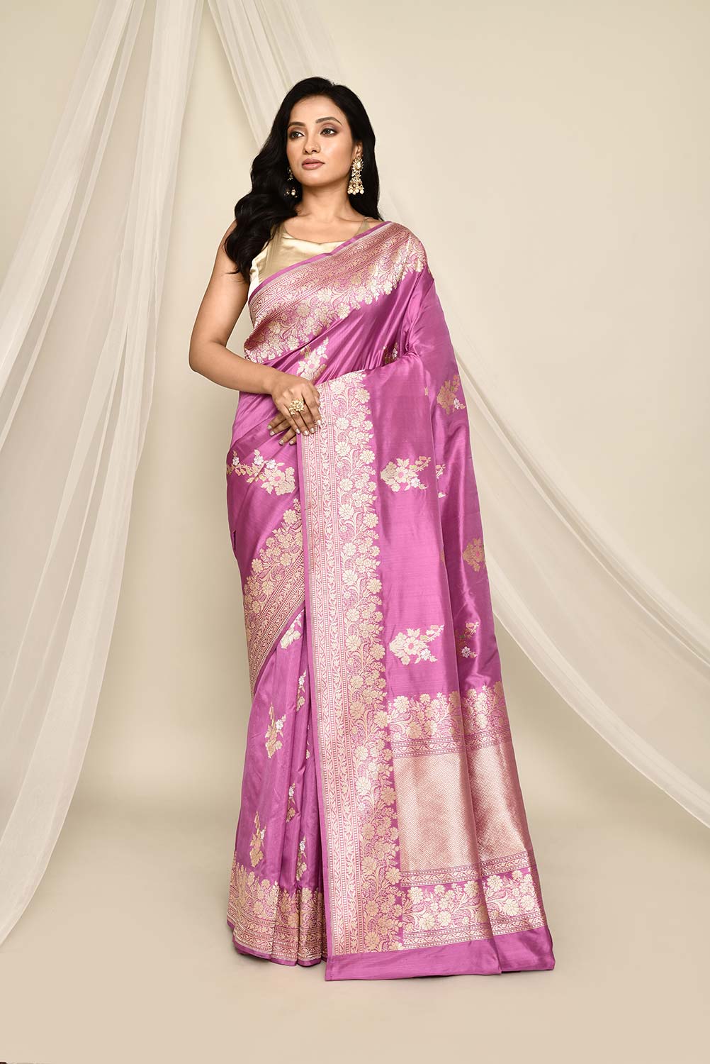 'Adaa' Lilac Pink Pure Katan Silk Banarasi Handloom Saree with Meenakari Kadhua Boota 'Adaa' Lilac Pink Pure Katan Silk Banarasi Handloom Saree with Meenakari Kadhua Boota