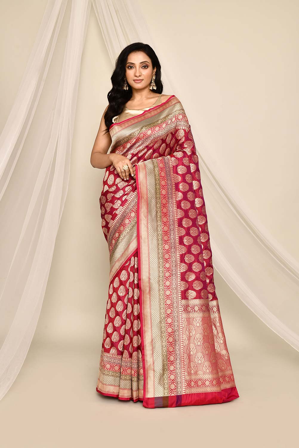 'Gulzar' Deep Magenta Pink Pure Katan Silk Banarasi Handloom Saree 'Gulzar' Deep Magenta Pink Pure Katan Silk Banarasi Handloom Saree