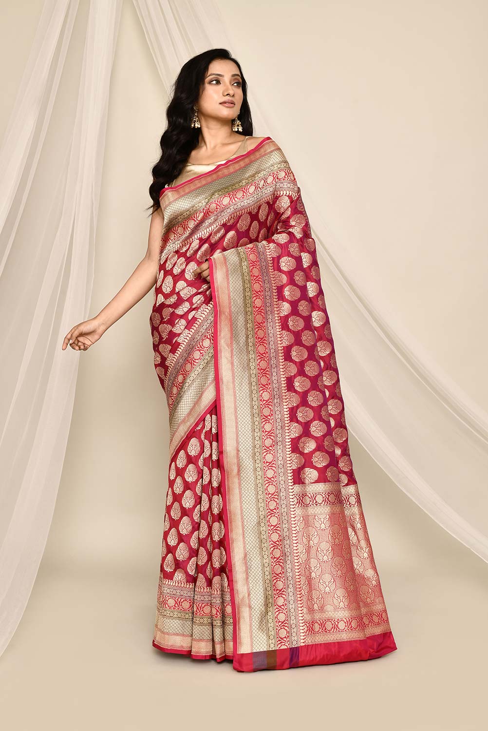 'Gulzar' Deep Magenta Pink Pure Katan Silk Banarasi Handloom Saree 'Gulzar' Deep Magenta Pink Pure Katan Silk Banarasi Handloom Saree
