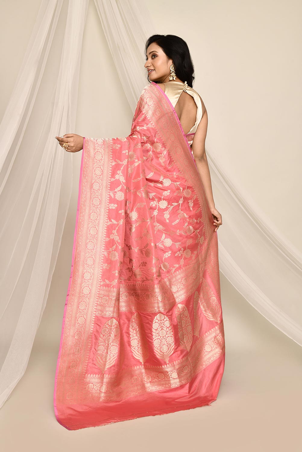 'Nazakat' Pink Pure Katan Silk Banarasi Handloom Saree 'Nazakat' Pink Pure Katan Silk Banarasi Handloom Saree