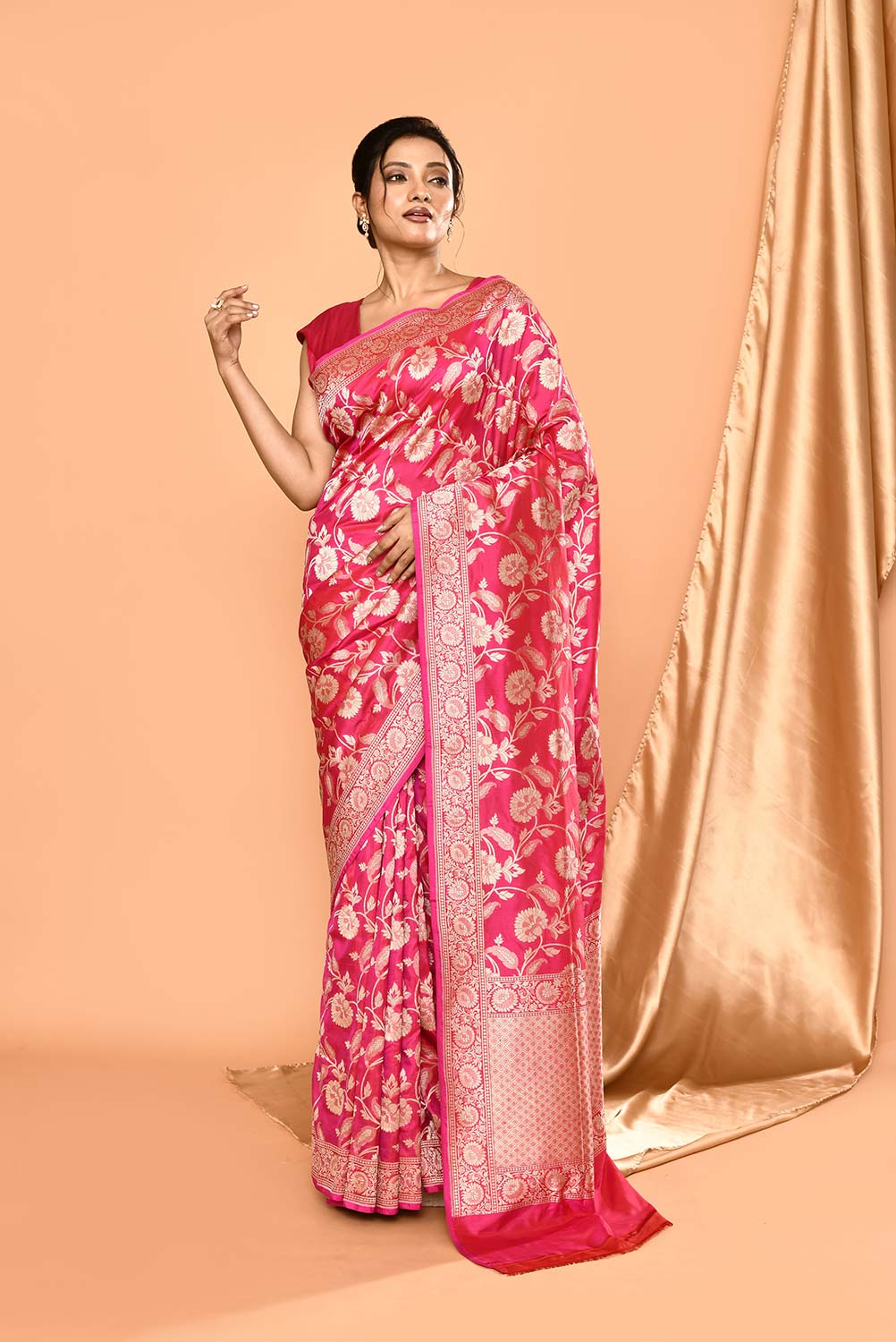 'Gulabi Sadi' Deep Pink Pure Katan Silk Banarasi Handloom Saree 'Gulabi Sadi' Deep Pink Pure Katan Silk Banarasi Handloom Saree