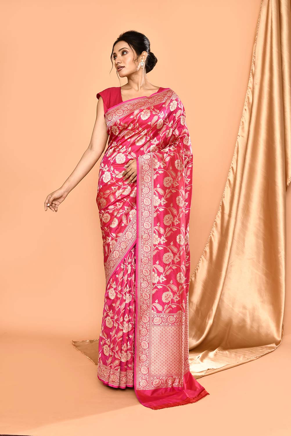 'Gulabi Sadi' Deep Pink Pure Katan Silk Banarasi Handloom Saree 'Gulabi Sadi' Deep Pink Pure Katan Silk Banarasi Handloom Saree