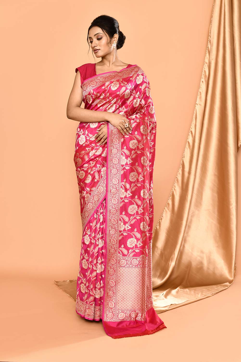 'Gulabi Sadi' Deep Pink Pure Katan Silk Banarasi Handloom Saree 'Gulabi Sadi' Deep Pink Pure Katan Silk Banarasi Handloom Saree