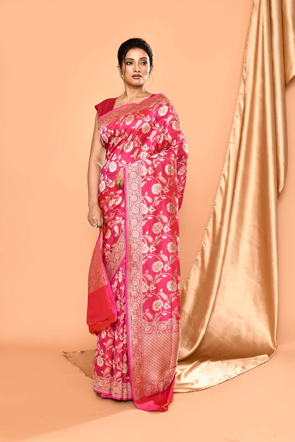 'Gulabi Sadi' Deep Pink Pure Katan Silk Banarasi Handloom Saree 'Gulabi Sadi' Deep Pink Pure Katan Silk Banarasi Handloom Saree