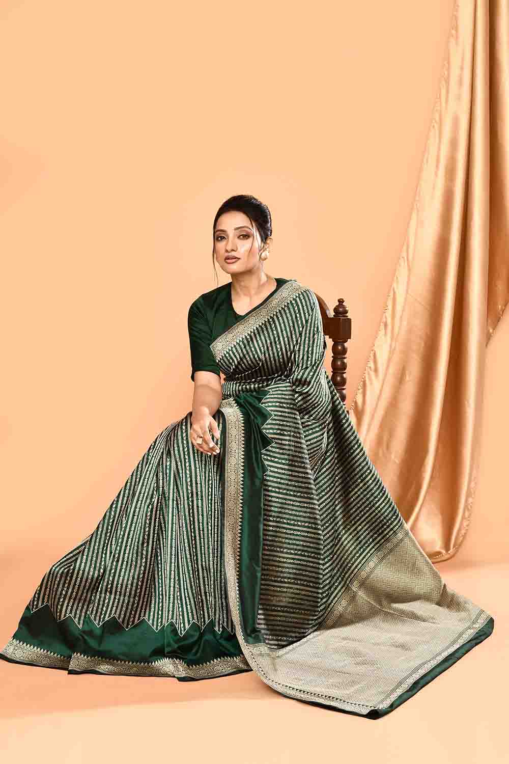 'Modern Elegance' Bottle Green Pure Katan Silk Banarasi Handloom Saree