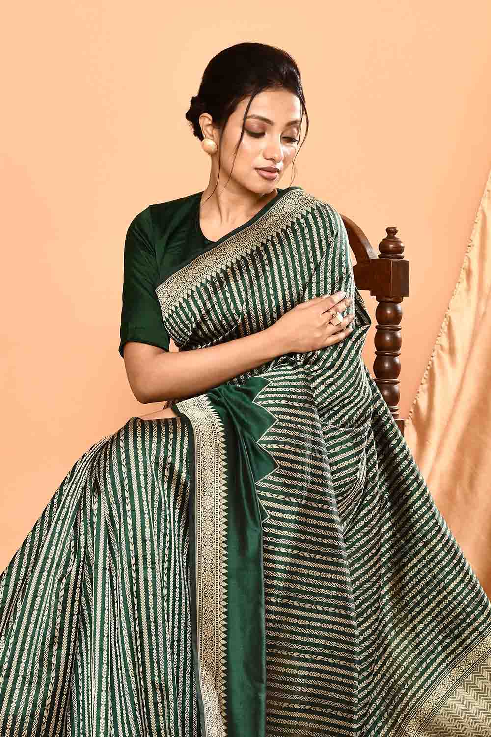 'Modern Elegance' Bottle Green Pure Katan Silk Banarasi Handloom Saree 'Modern Elegance' Bottle Green Pure Katan Silk Banarasi Handloom Saree
