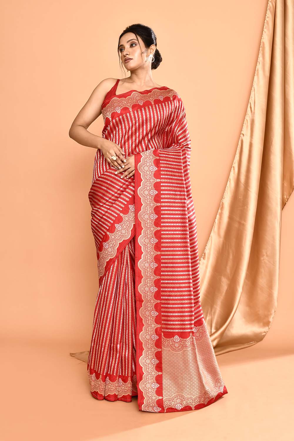 'Modern Brides' Red Pure Katan Silk Banarasi Handloom Saree with Ropa Sona Stripes and Scalloped Meenakari Border 'Modern Brides' Red Pure Katan Silk Banarasi Handloom Saree with Ropa Sona Stripes and Scalloped Meenakari Border