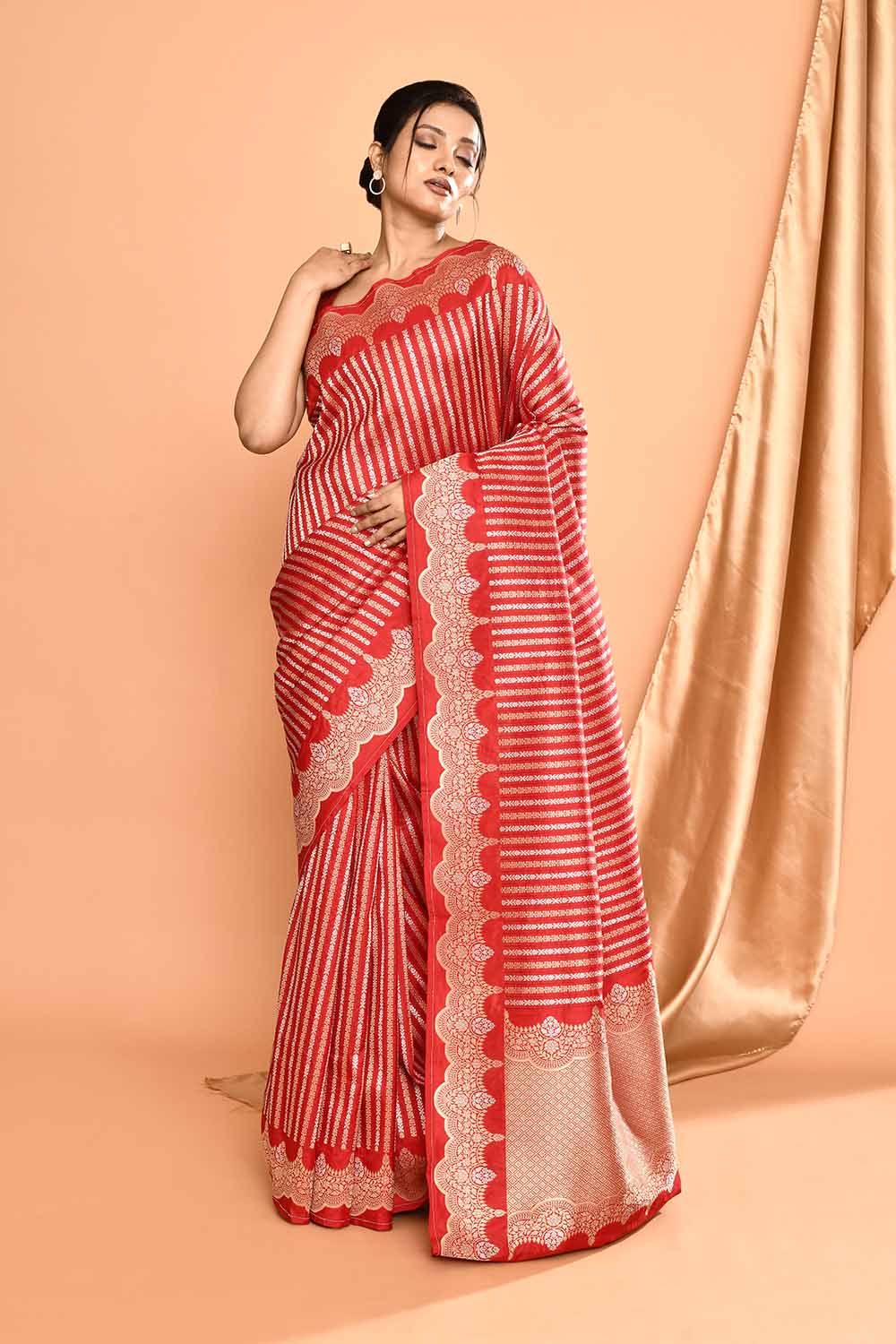 'Modern Brides' Red Pure Katan Silk Banarasi Handloom Saree with Ropa Sona Stripes and Scalloped Meenakari Border 'Modern Brides' Red Pure Katan Silk Banarasi Handloom Saree with Ropa Sona Stripes and Scalloped Meenakari Border