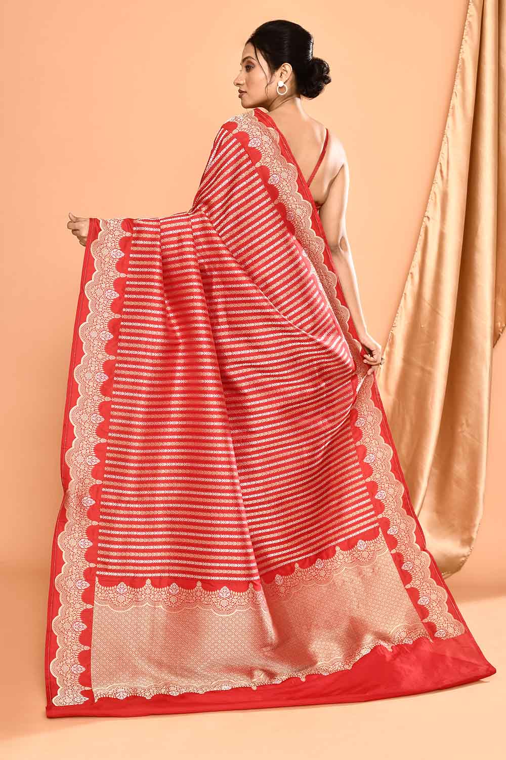 'Modern Brides' Red Pure Katan Silk Banarasi Handloom Saree with Ropa Sona Stripes and Scalloped Meenakari Border 'Modern Brides' Red Pure Katan Silk Banarasi Handloom Saree with Ropa Sona Stripes and Scalloped Meenakari Border
