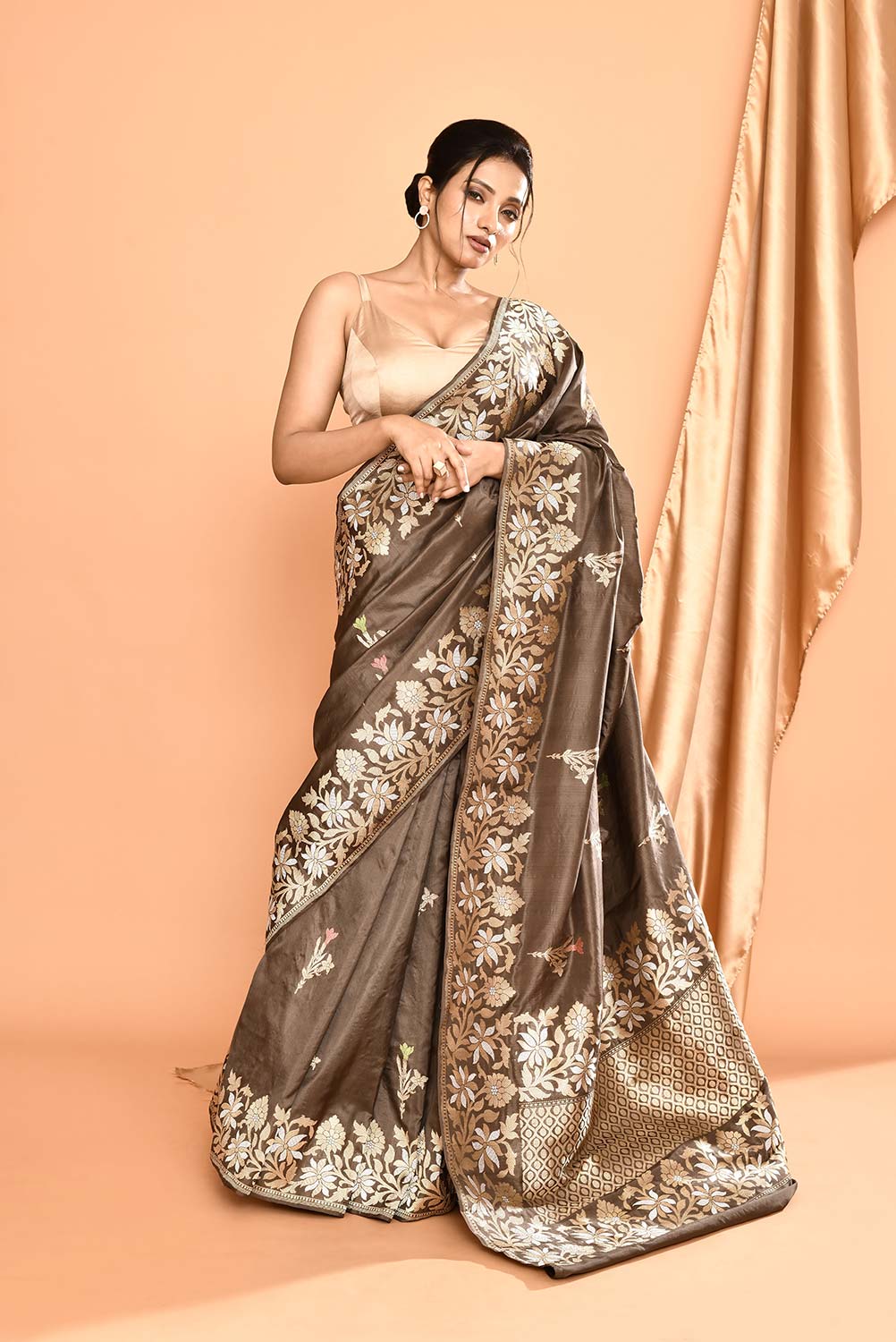 'Tarini' Pure katan Silk Banarasi Handloom Saree 'Tarini' Pure katan Silk Banarasi Handloom Saree
