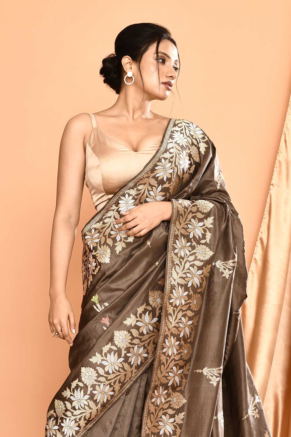 'Tarini' Pure katan Silk Banarasi Handloom Saree 'Tarini' Pure katan Silk Banarasi Handloom Saree