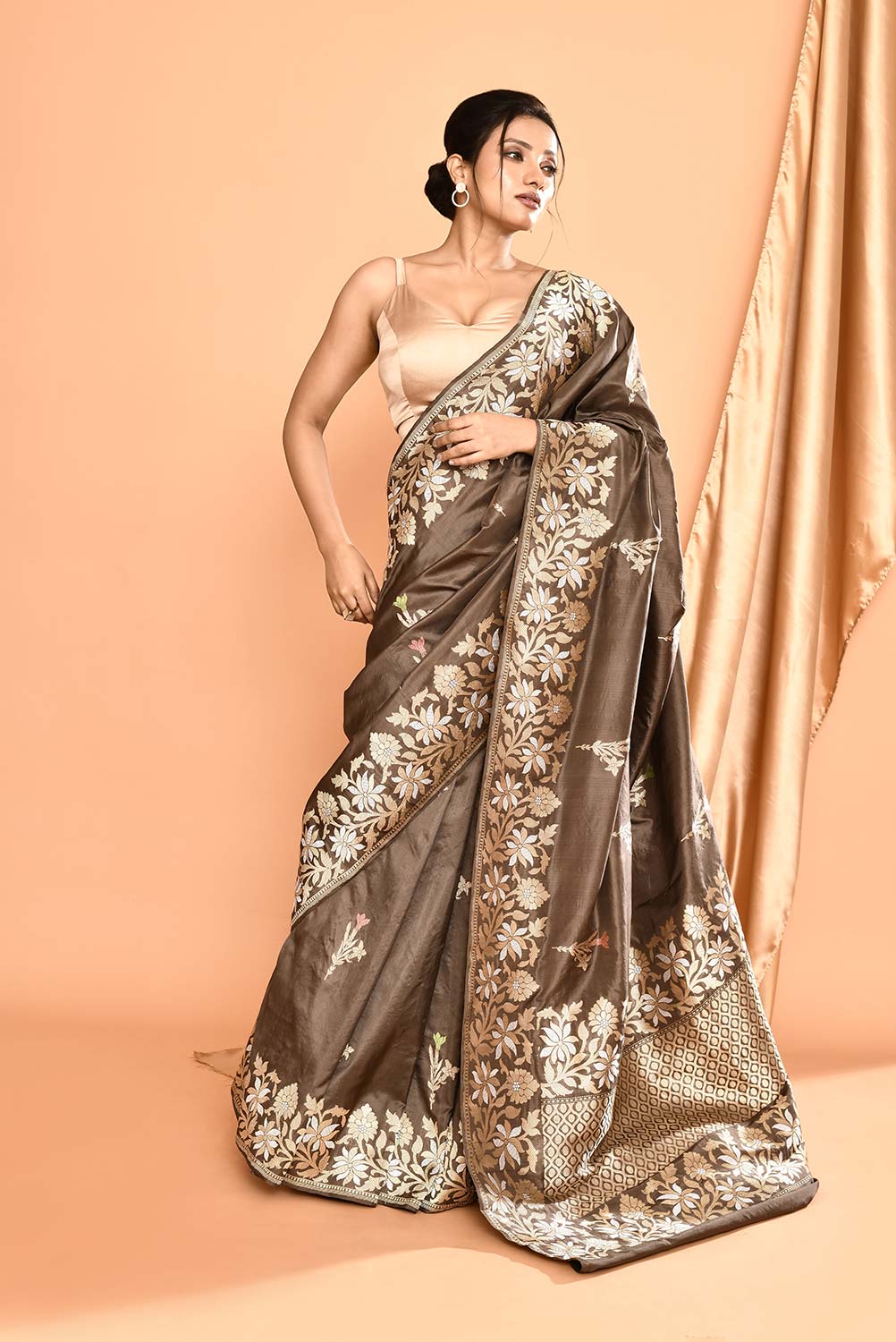 'Tarini' Pure katan Silk Banarasi Handloom Saree 'Tarini' Pure katan Silk Banarasi Handloom Saree