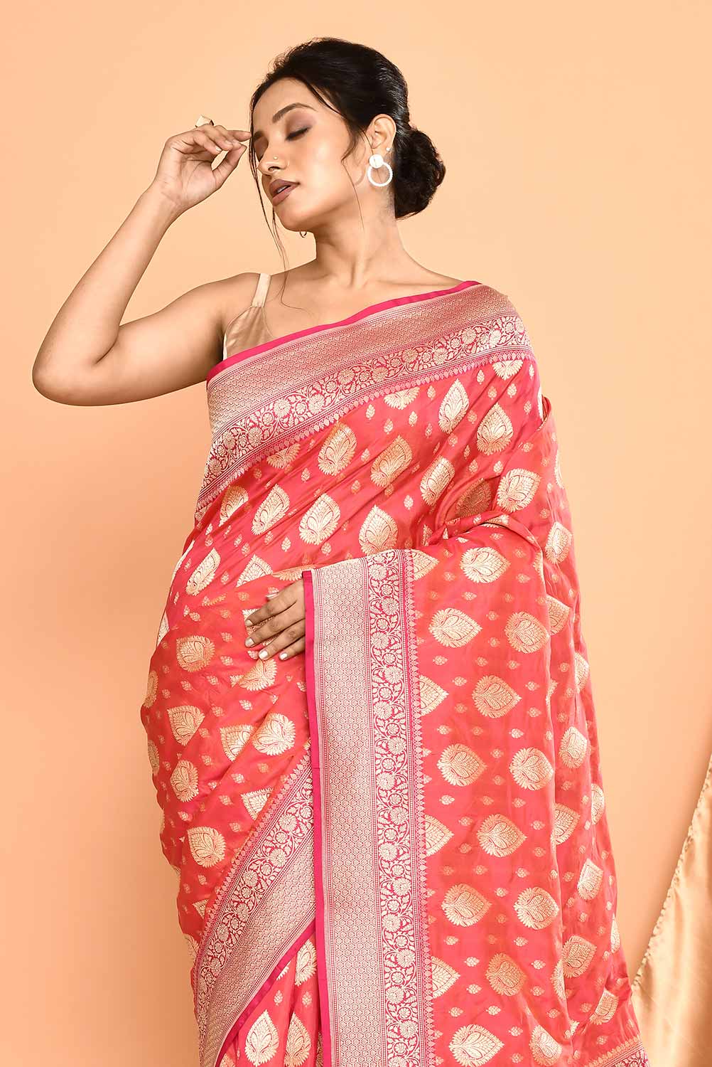 Handloom Pink - Orange Pure Katan Silk Banarasi Handloom Saree with Contrast Border Handloom Pink - Orange Pure Katan Silk Banarasi Handloom Saree with Contrast Border
