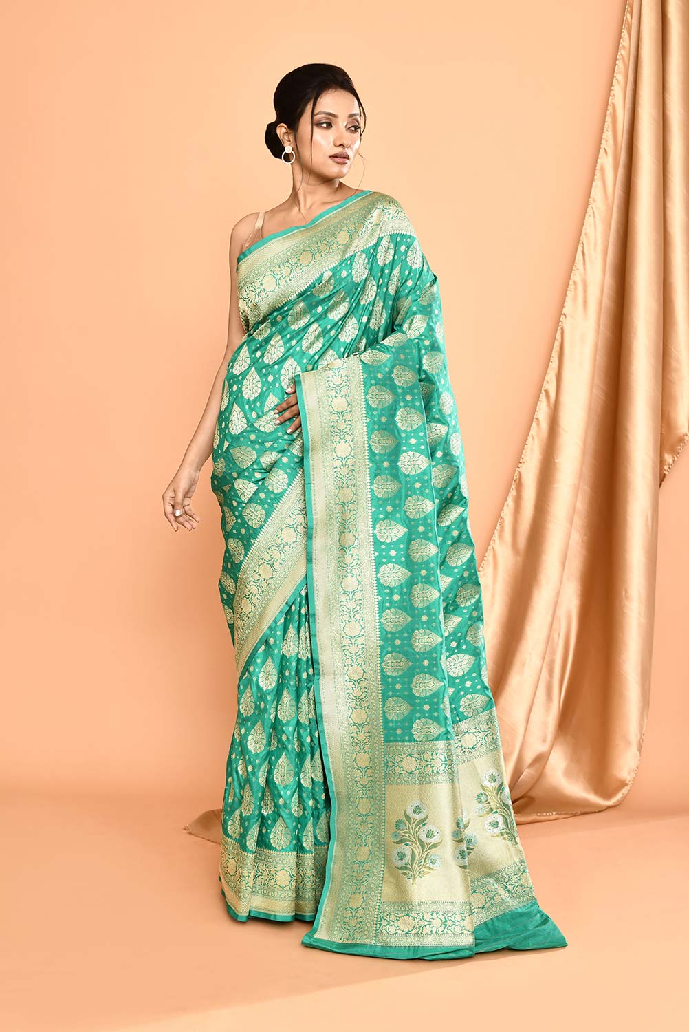 'Pankhuri' Green Pure Uppada Katan Silk Banarasi Handloom Saree 'Pankhuri' Green Pure Uppada Katan Silk Banarasi Handloom Saree