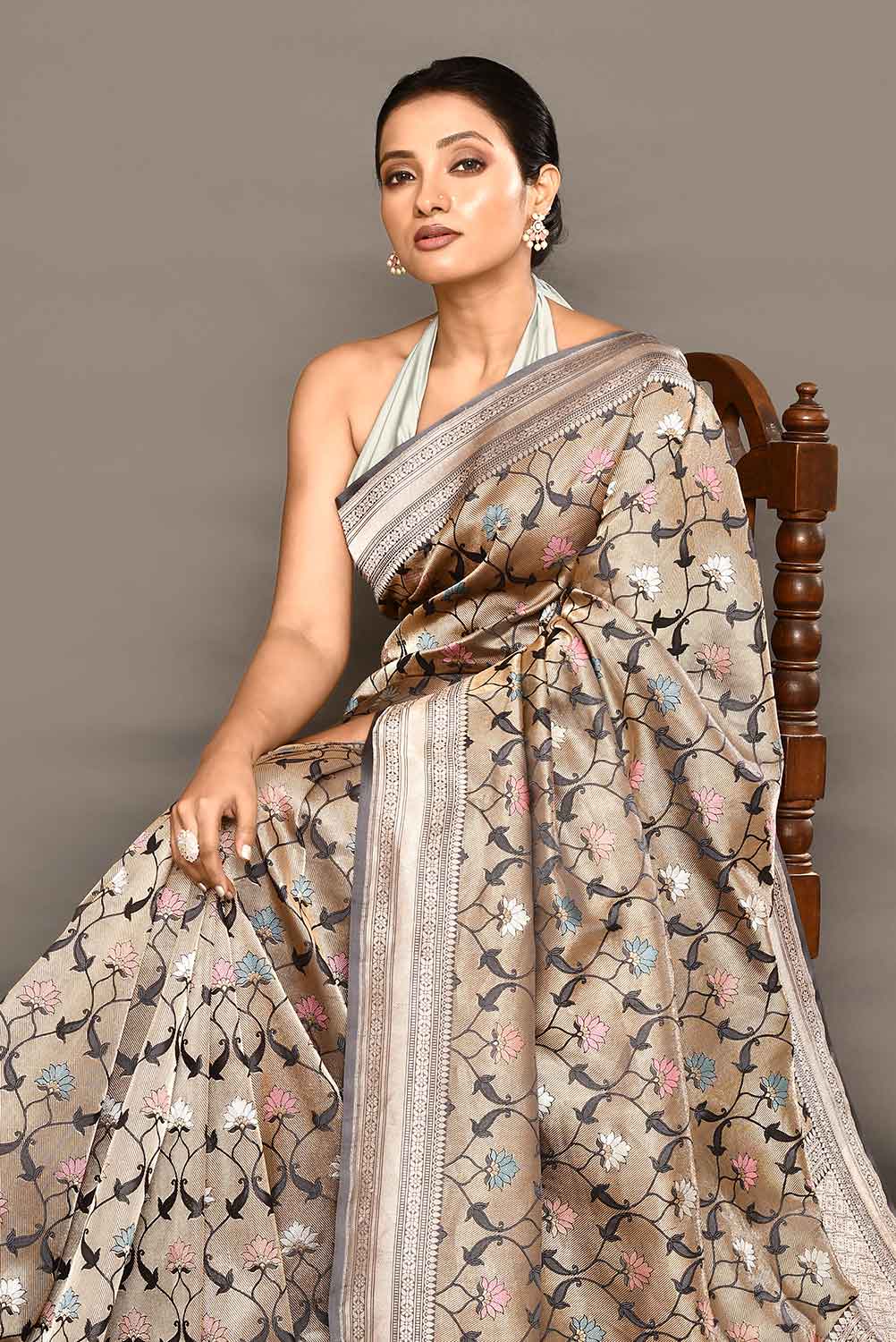 'Hunar' Silver Grey Meenakari Tanchoi Brocade Pure Katan Silk Banarasi Handloom Saree 'Hunar' Silver Grey Meenakari Tanchoi Brocade Pure Katan Silk Banarasi Handloom Saree