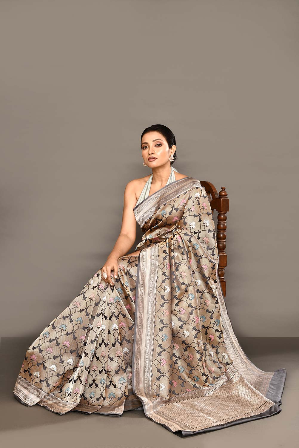 'Hunar' Silver Grey Meenakari Tanchoi Brocade Pure Katan Silk Banarasi Handloom Saree 'Hunar' Silver Grey Meenakari Tanchoi Brocade Pure Katan Silk Banarasi Handloom Saree