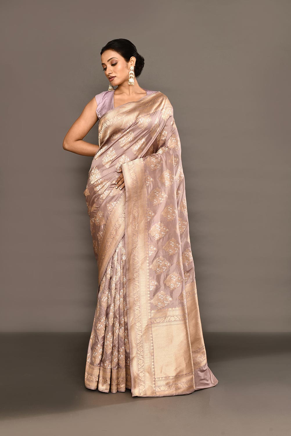 'Maharani' Dusty Lilac Pure Katan Silk Banarasi Handloom Saree 'Maharani' Dusty Lilac Pure Katan Silk Banarasi Handloom Saree