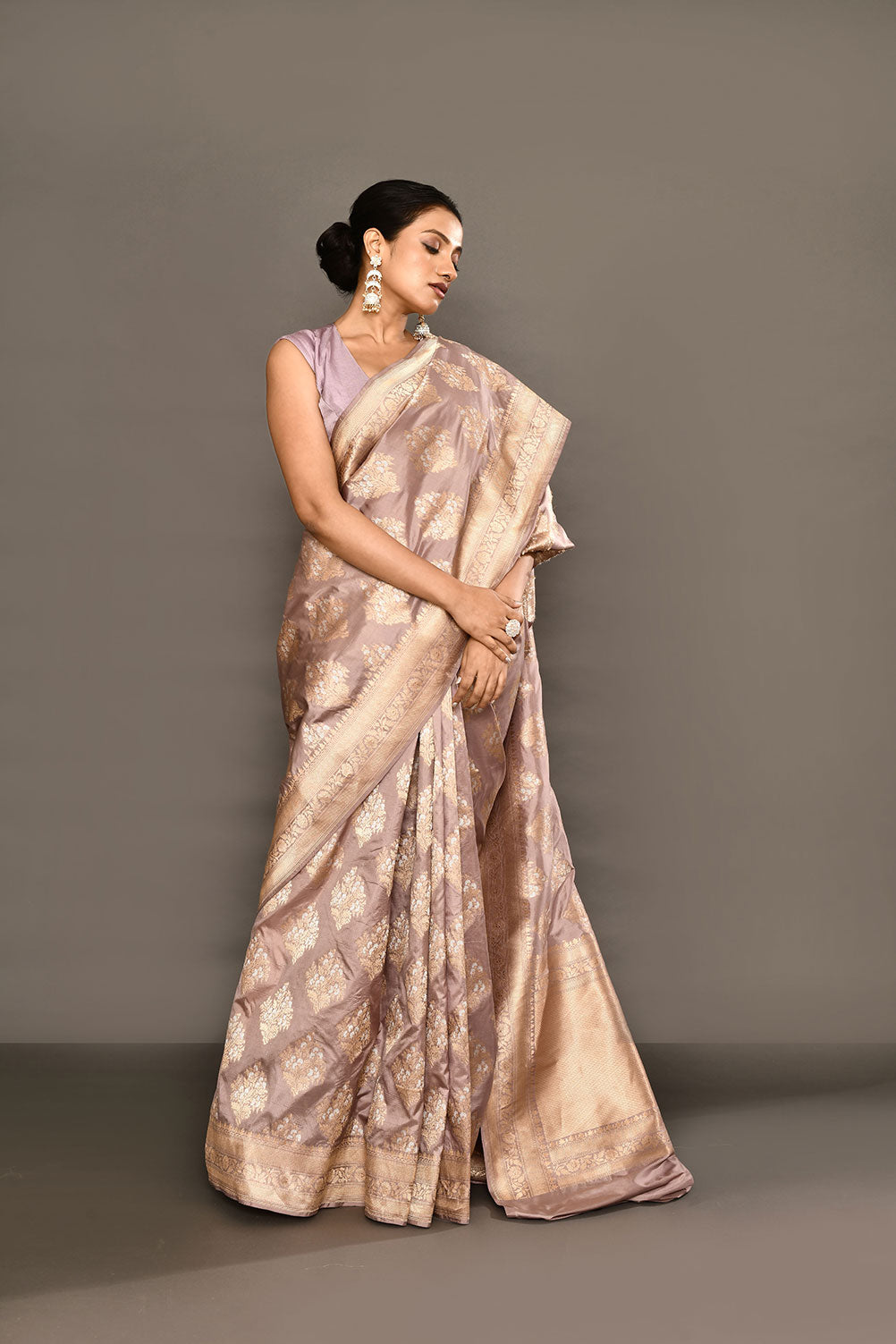 'Maharani' Dusty Lilac Pure Katan Silk Banarasi Handloom Saree 'Maharani' Dusty Lilac Pure Katan Silk Banarasi Handloom Saree