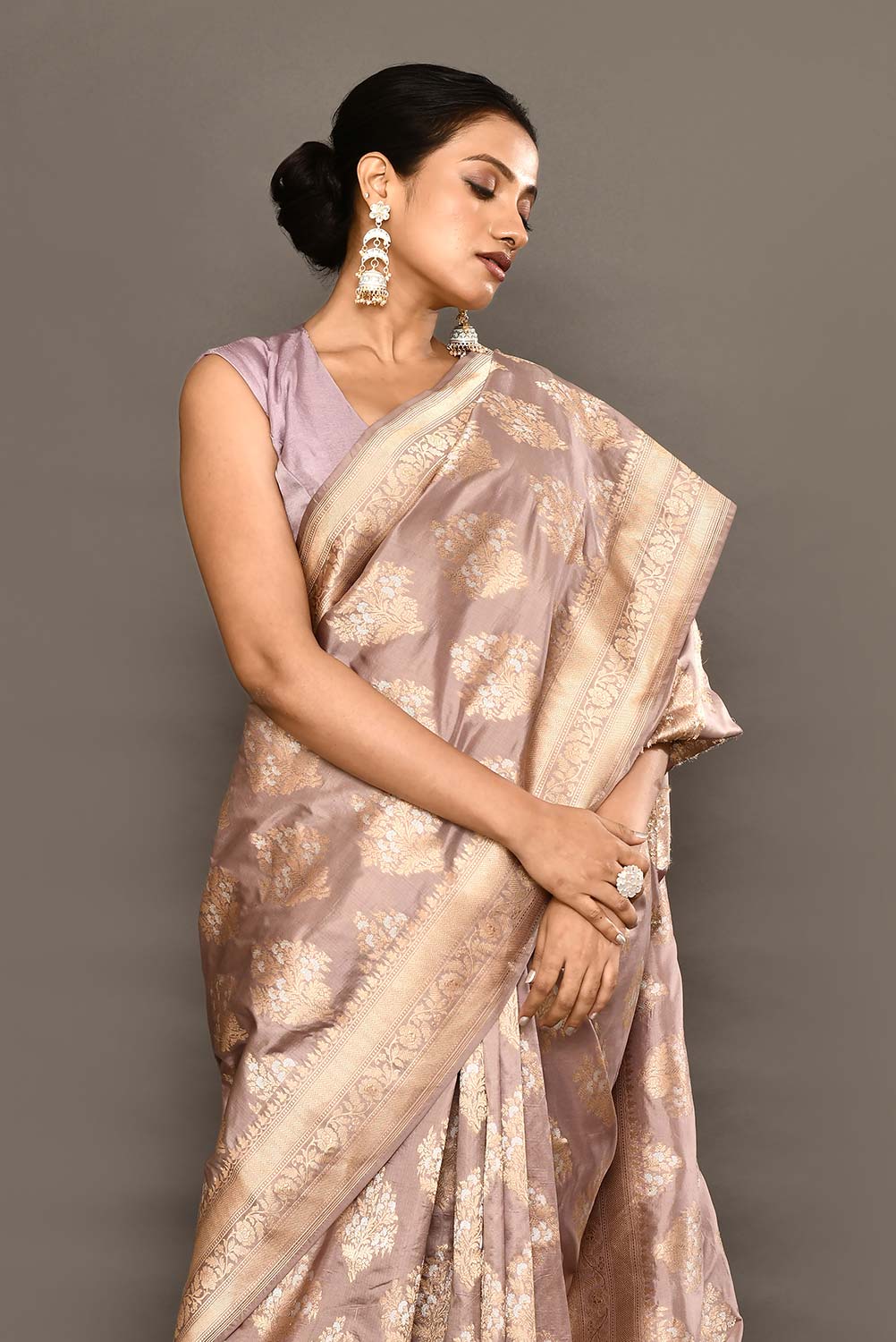 'Maharani' Dusty Lilac Pure Katan Silk Banarasi Handloom Saree 'Maharani' Dusty Lilac Pure Katan Silk Banarasi Handloom Saree