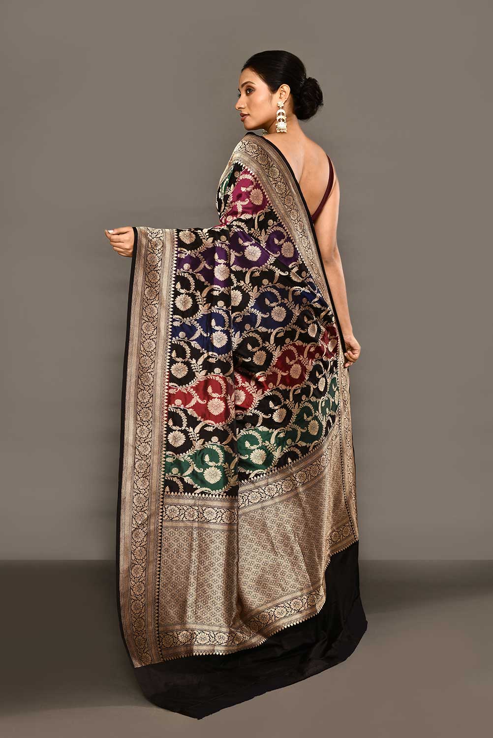'Rangkat' Black Pure Katan Silk Banarasi Handloom Saare 'Rangkat' Black Pure Katan Silk Banarasi Handloom Saare