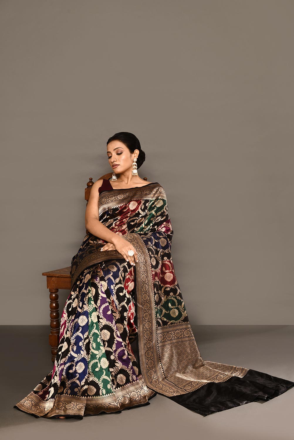 'Rangkat' Black Pure Katan Silk Banarasi Handloom Saare 'Rangkat' Black Pure Katan Silk Banarasi Handloom Saare