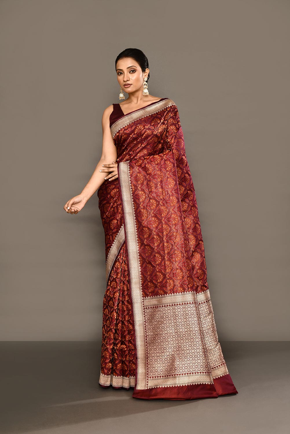 'Nayab' Deep Cranberry Resham Tanchoi Brocade Pure Katan Silk Banarasi Handloom Saree 'Nayab' Deep Cranberry Resham Tanchoi Brocade Pure Katan Silk Banarasi Handloom Saree