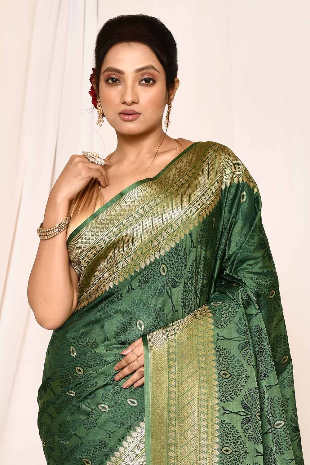 Dusty Pine Green Semi Katan Mushru Satin Banarasi Handloom Saree Dusty Pine Green Semi Katan Mushru Satin Banarasi Handloom Saree