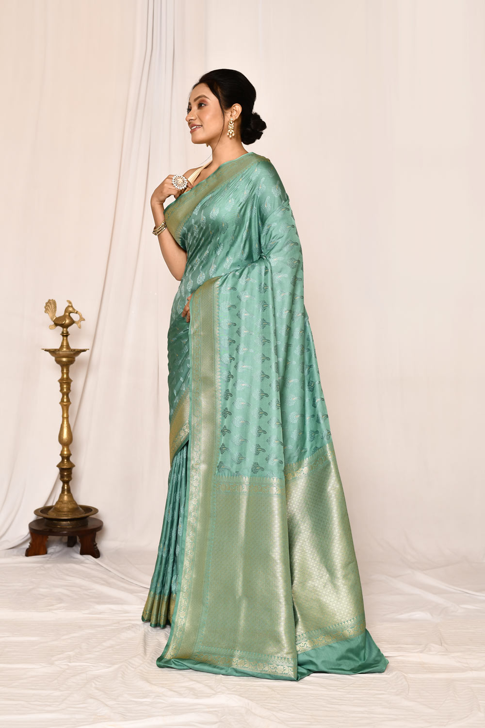 Dusty Green Semi Katan Mushru Satin Banarasi Handloom Saree Dusty Green Semi Katan Mushru Satin Banarasi Handloom Saree