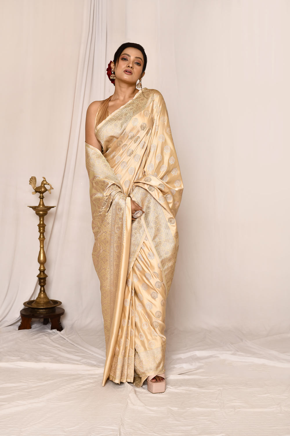 Beige Tussar Semi katan Mushru Satin  Banarasi Handloom Saree Beige Tussar Semi katan Mushru Satin  Banarasi Handloom Saree